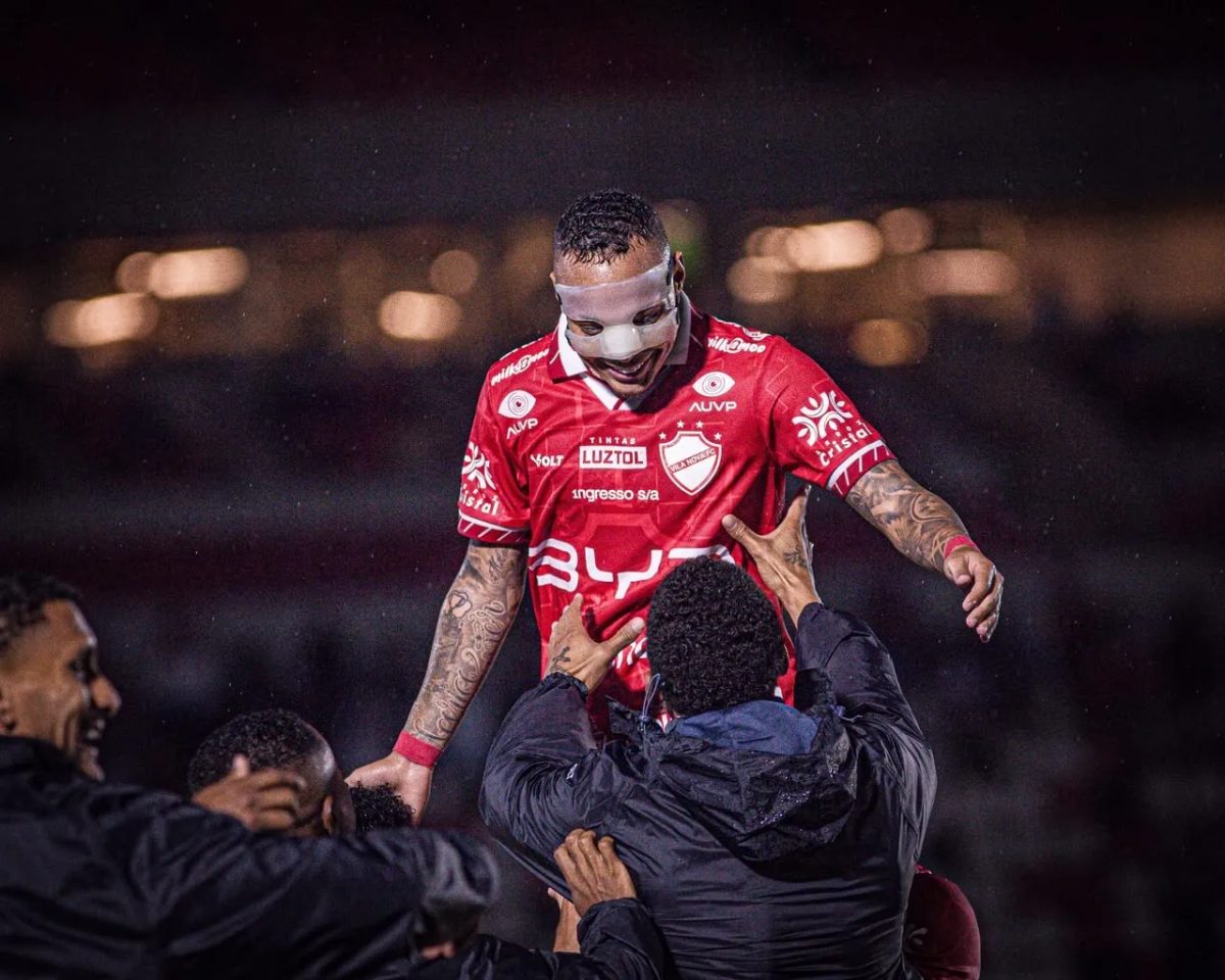 Vila Nova dispara na liderança da Série B e alcança 65% de chance de acesso
