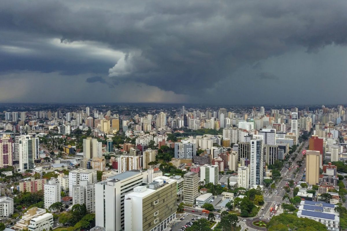 Chuvarada dá trégua no Paraná, mas volta ainda nesta semana; veja quando