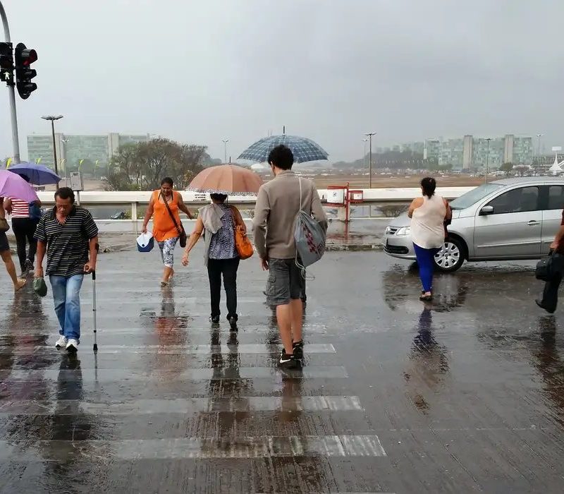 Previsão do tempo: chuvas fortes e tempestades atingem quatro regiões