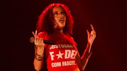 Ciça estreia turnê com show teatral e casa lotada em São Paulo