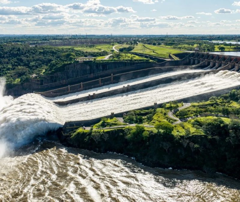 Acordo dos EUA para usar energia de Itaipu gera debates no Paraná