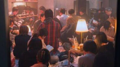 Balada em Tóquio vira espaço de leitura com música eletrônica