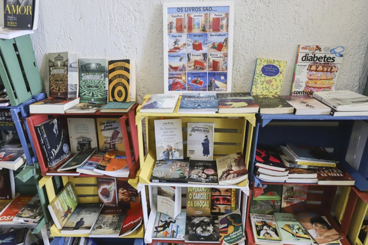Conheça a biblioteca sustentável e sem bibliotecário de Curitiba