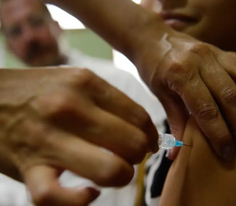 Queda de quase 78% em lesões pré-cancerígenas após vacina contra HPV