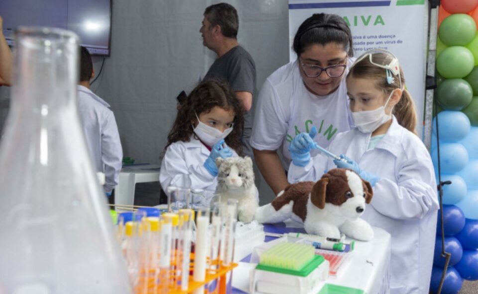 Curitiba recebe evento com vacinação gratuita para todas as idades e pets