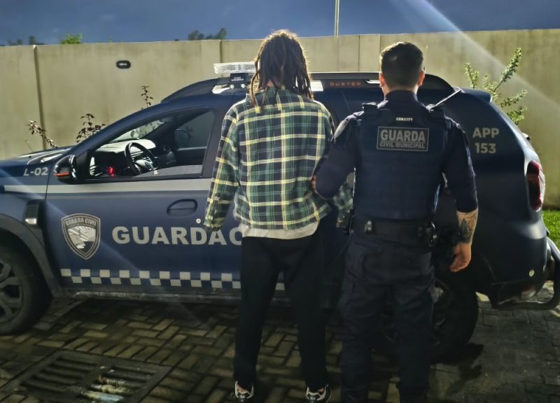 Guarda Civil prende suspeito de tráfico na Ilha do Mel após denúncia