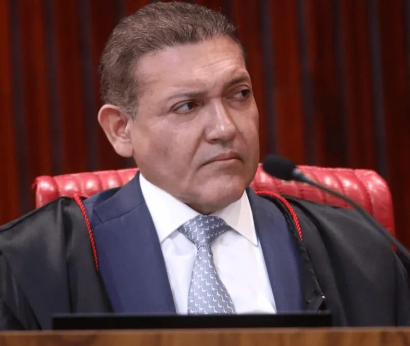 Deputados do PT acionam STF para investigar o ministro Kassio Nunes Marques