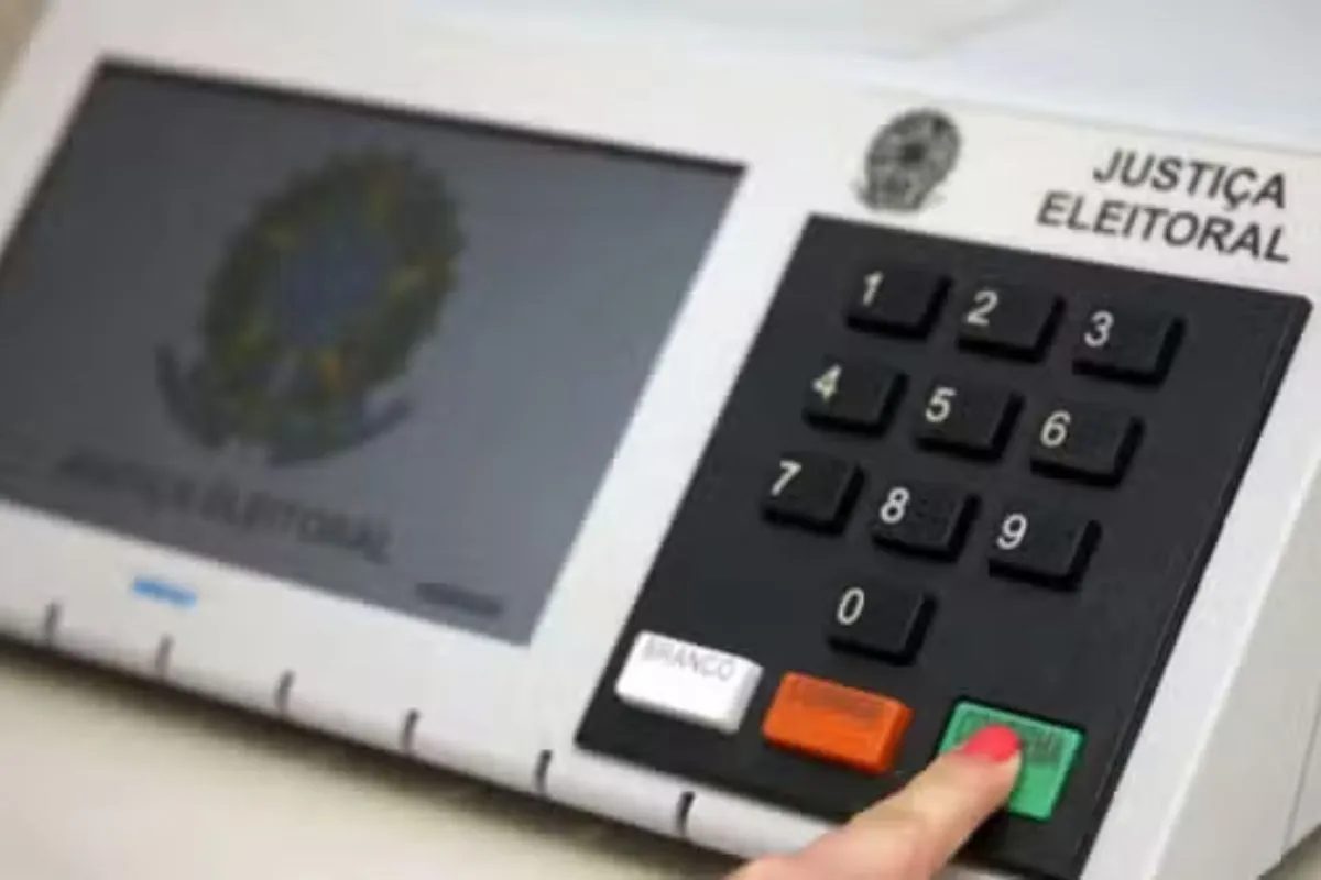 Dia do voto: Eleitores do Paraná vão às urnas neste domingo