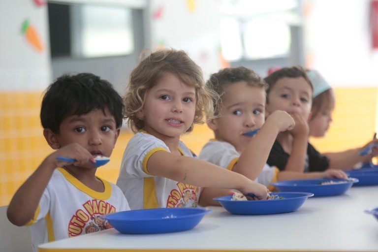 Dia nacional da alimentação escolar: conheça normas e regras