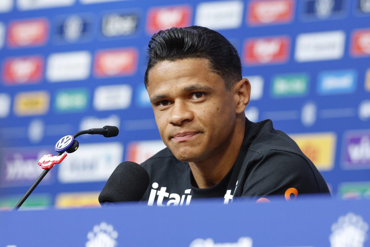 Douglas Santos celebra sequência na Seleção e avalia respaldo de Ancelotti: "Muito orgulho"