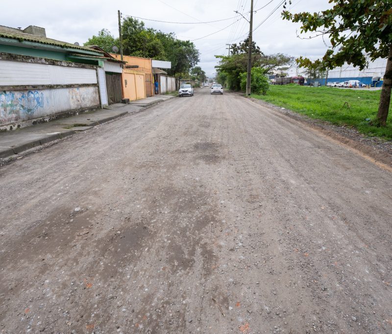 Obras de pavimentação mobilizam duas avenidas em Paranaguá