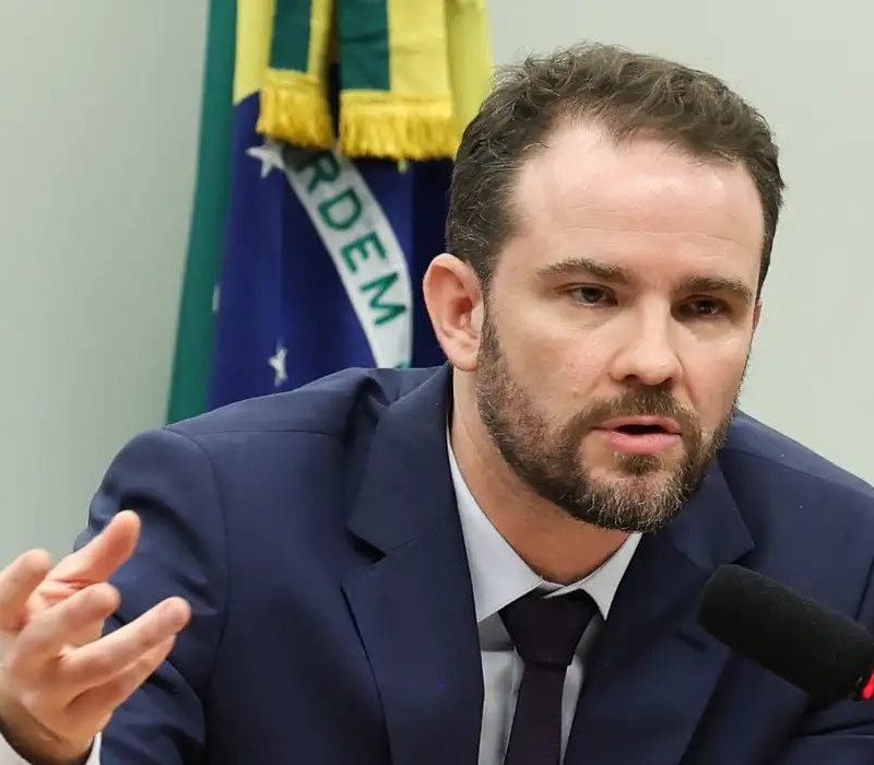 Governo adia envio de medida sobre imposto seletivo para depois do pleito