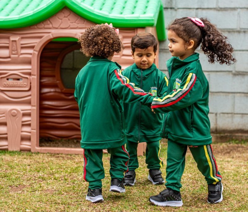 Paranaguá encerra ano letivo sem entrega total de uniformes escolares