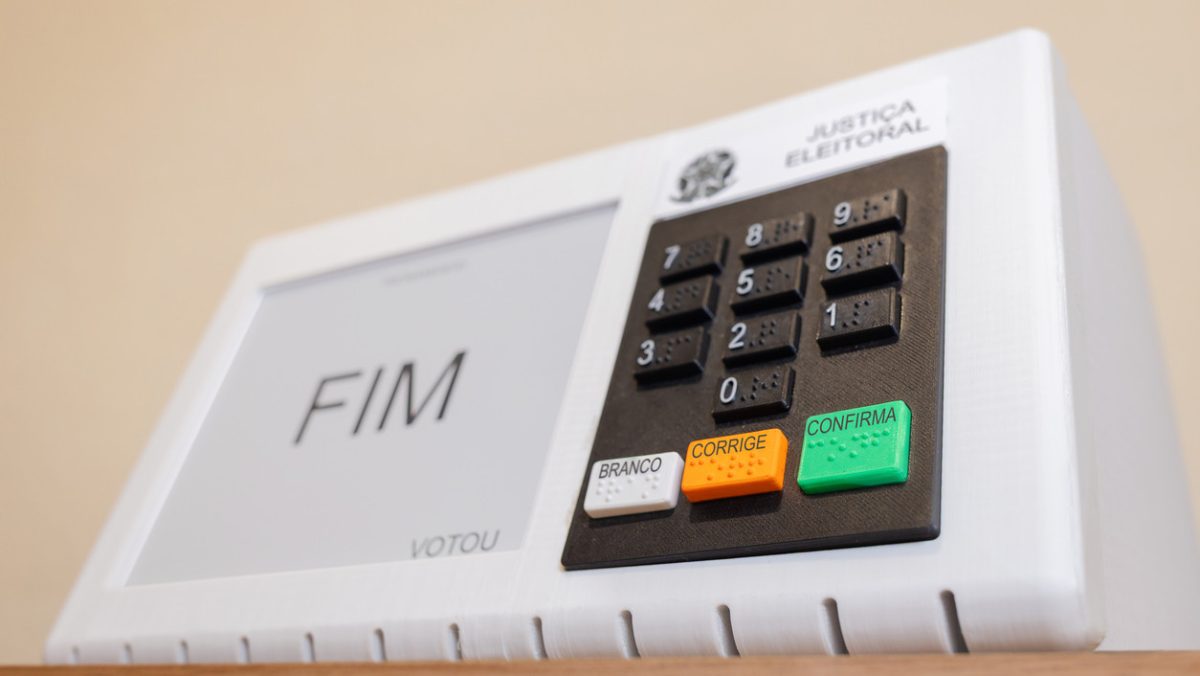 Entenda o que acontece quando uma urna eletrônica falha no dia da eleição