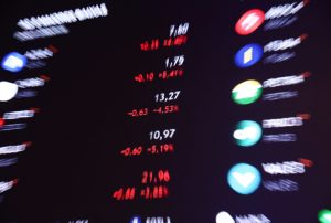 EFT brasileiro EWZ sobe 2% no pré-mercado com liderança de Flávio Bolsonaro