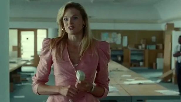 Gabriella Wilde deixa telas para trabalhar como doula da morte