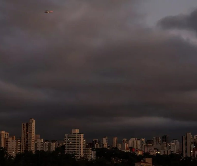 Feriadão de Finados terá temporais e chuva forte no Centro-Sul do país