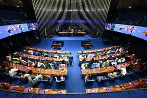 Fim da escala 6×1: Senado deve votar o texto hoje, após última sessão de debates