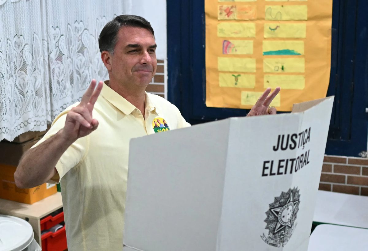 Flávio Bolsonaro muda discurso e agora fala em pedido de cassação da chapa de Lula