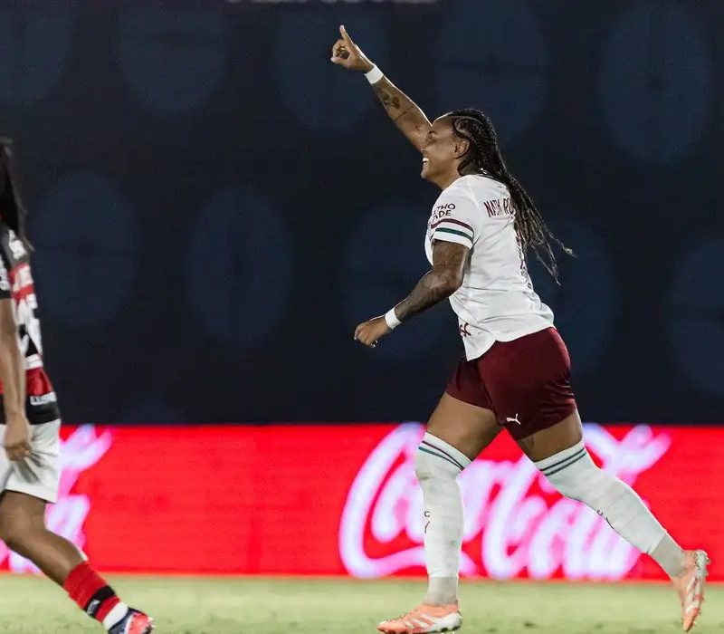 Fluminense bate o flamengo e larga na frente na copa do brasil feminina