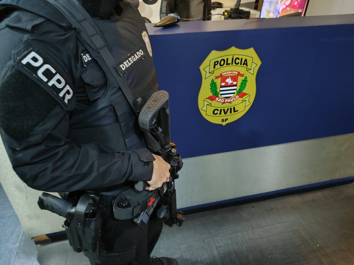 Forças de segurança cumprem mandados contra grupo especializado em furtos a residências