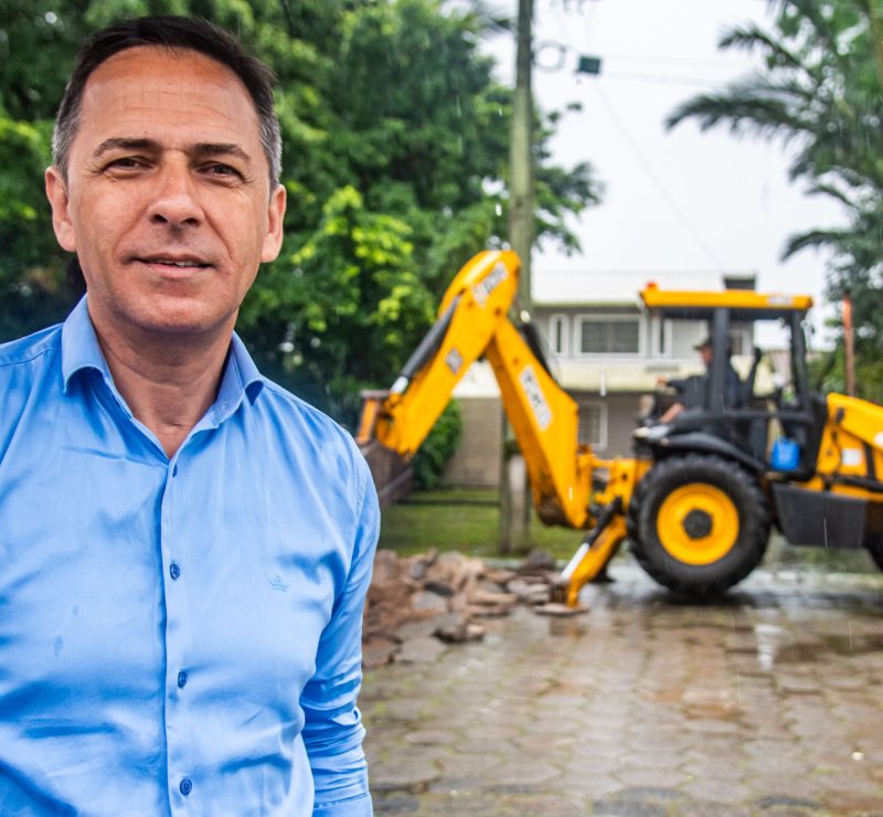 Vila Paranaguá recebe melhorias na pavimentação e drenagem