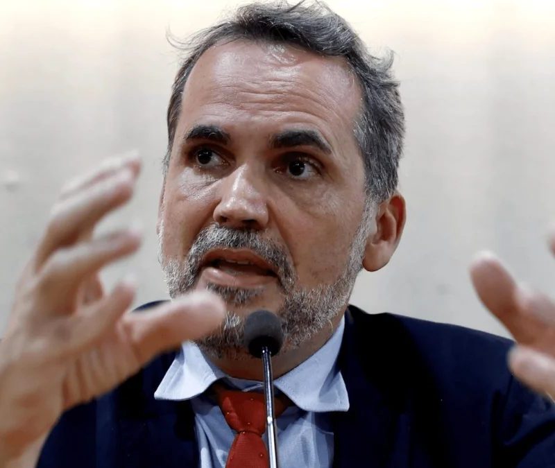 Governo brasileiro dobra gastos para conter alta dos combustíveis