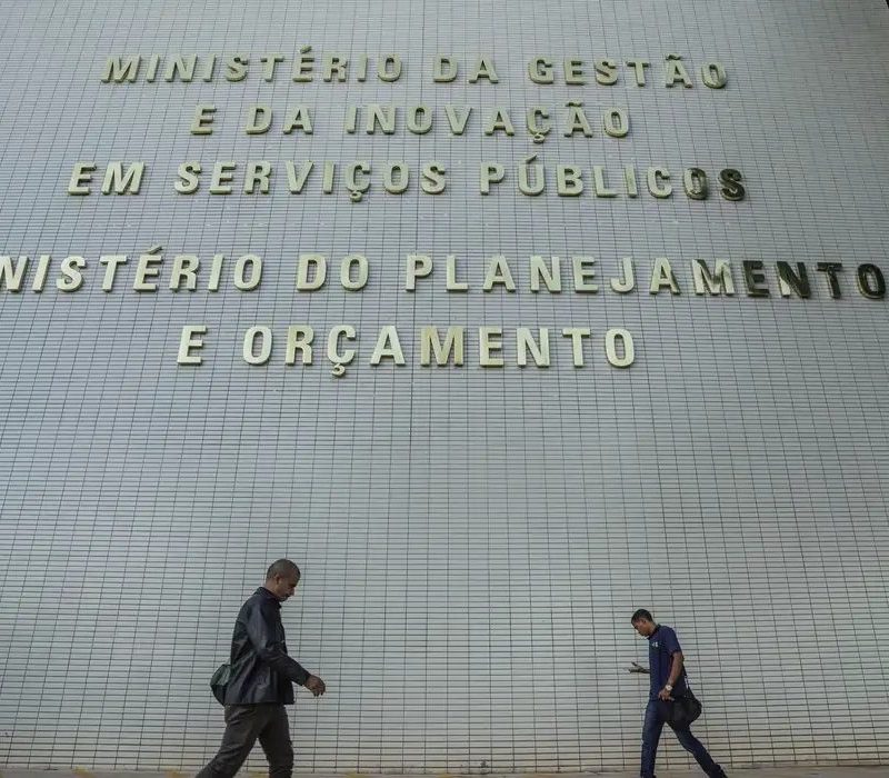 Governo planeja remanejar R$ 20 bilhões no Orçamento de 2027