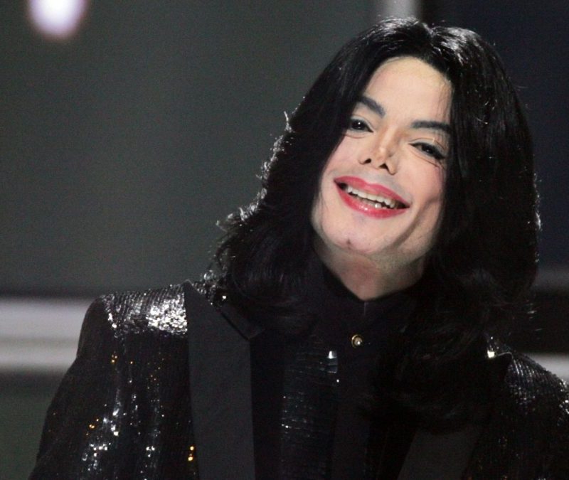 Michael Jackson lança ‘Invincible’: o último álbum do rei do pop