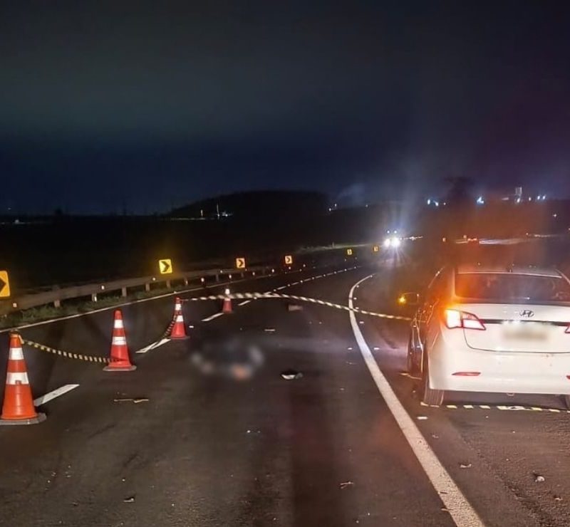 Homem morre após ser atropelado e esmagado na BR-376 no Paraná