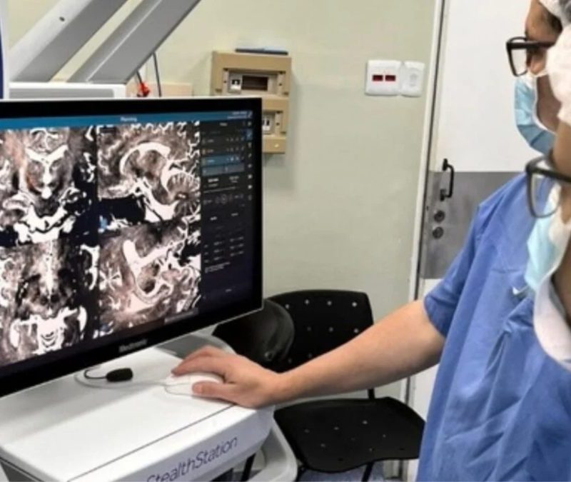 Hospital de Curitiba faz primeira cirurgia para Parkinson