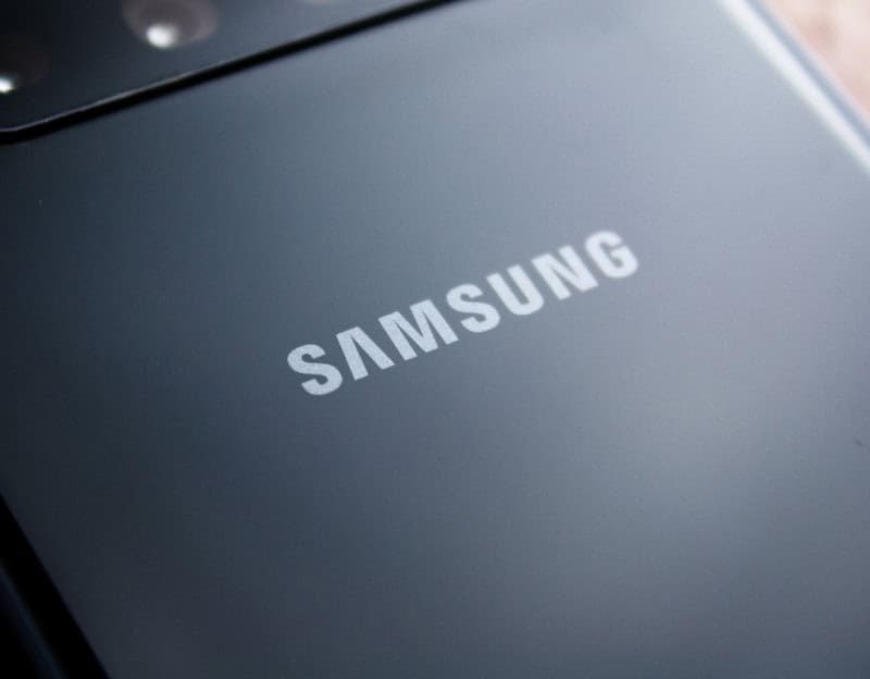 Lucro da Samsung dispara 783% no trimestre impulsionado por inteligência artificial