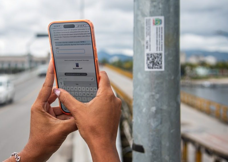 Ilha dos Valadares ganha QR codes na iluminação pública