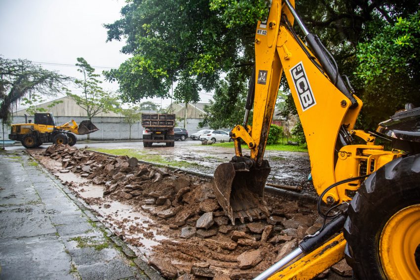 Vila Paranaguá recebe obras de infraestrutura e novo asfalto