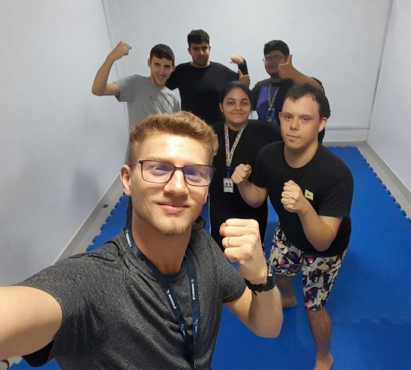 Jiu-jítsu inclusivo transforma vida de crianças em Paranaguá