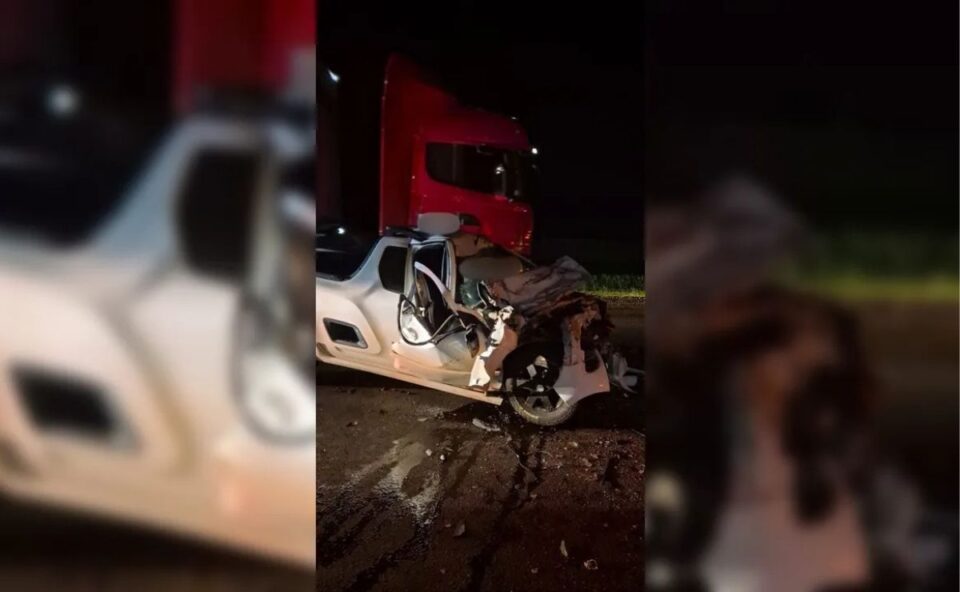 Jovem é resgatado das ferragens após colisão grave na BR-376