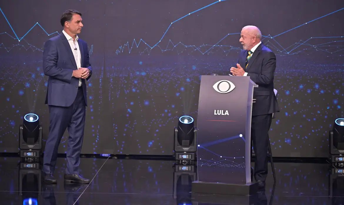Lula e Flávio fazem primeiro debate das eleições na TV Band