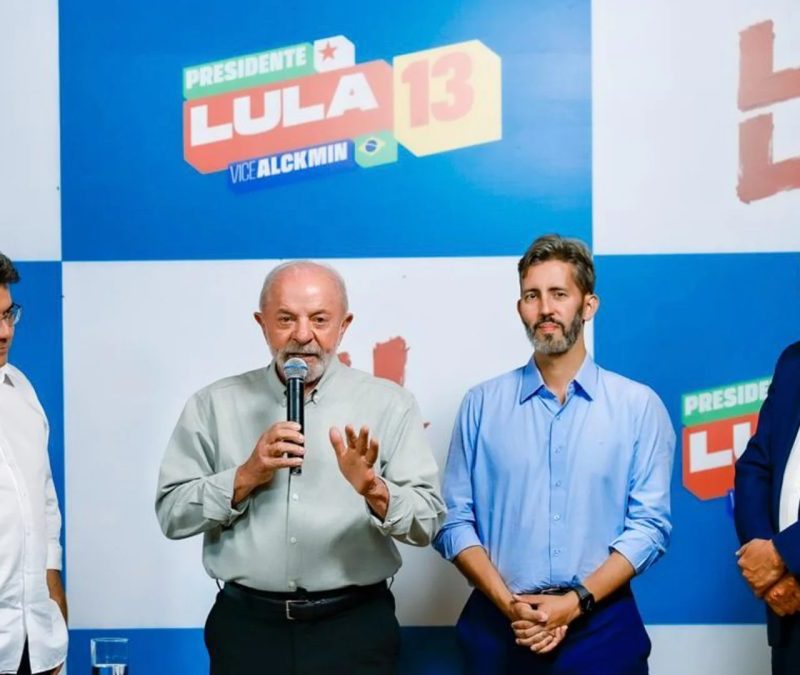Lula troca nome de candidato ao governo do DF em transmissão ao vivo