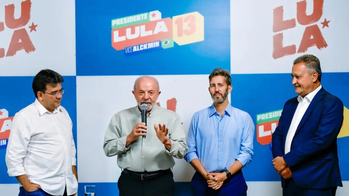 Lula erra nome de Leandro Grass em evento de campanha no DF