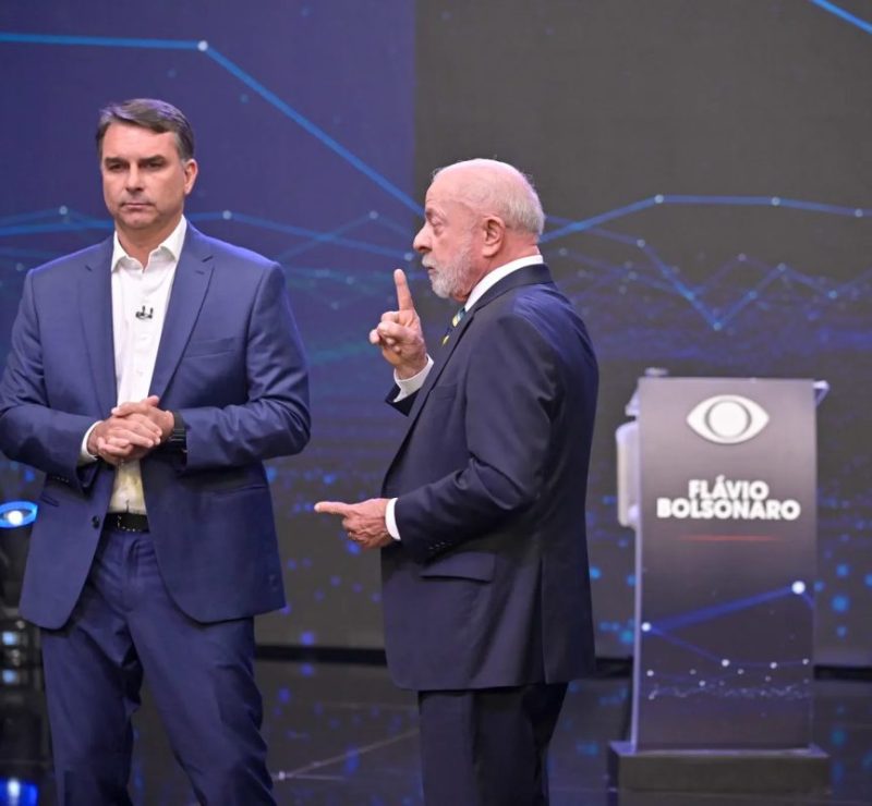 Lula pede cassação da chapa de Flávio Bolsonaro no TSE