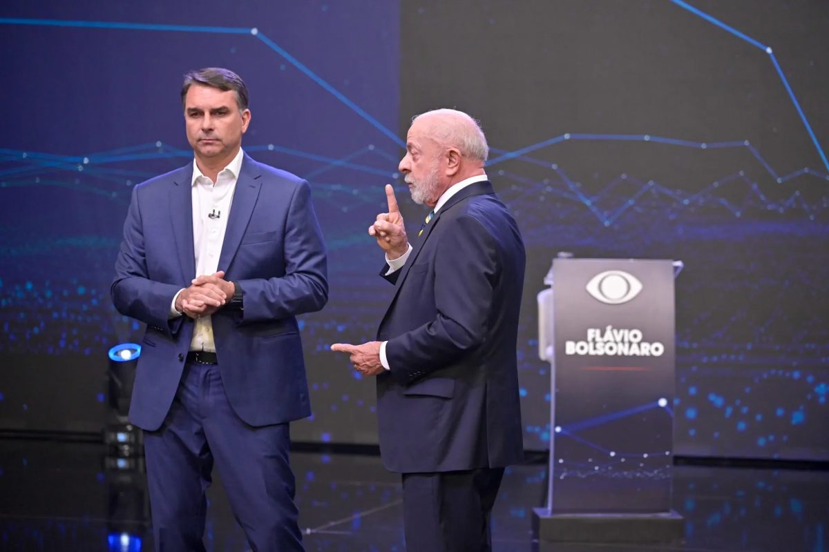 Lula pede cassação da chapa de Flávio Bolsonaro no TSE