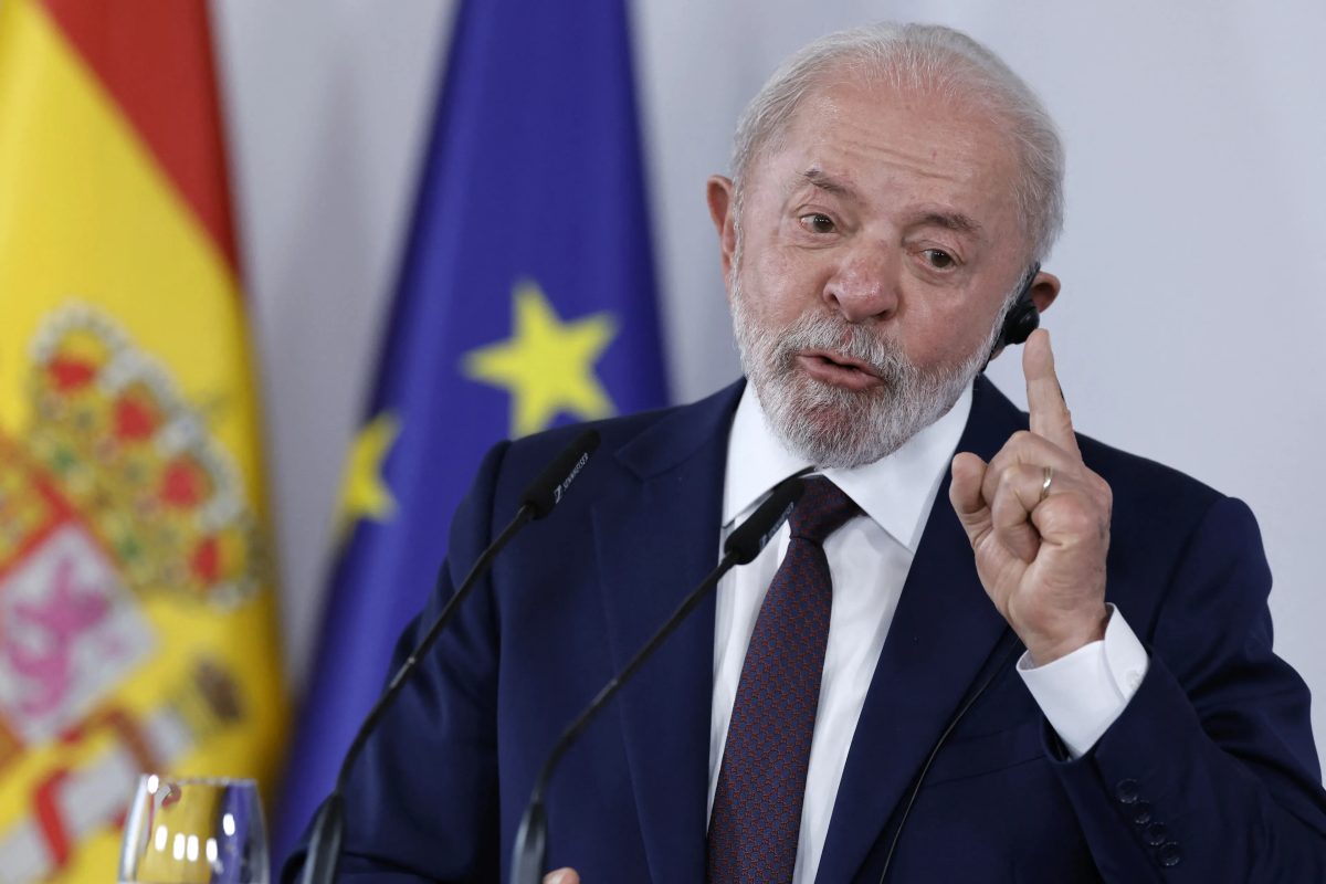 Lula vence Flávio Bolsonaro na Espanha com 68,42% dos votos