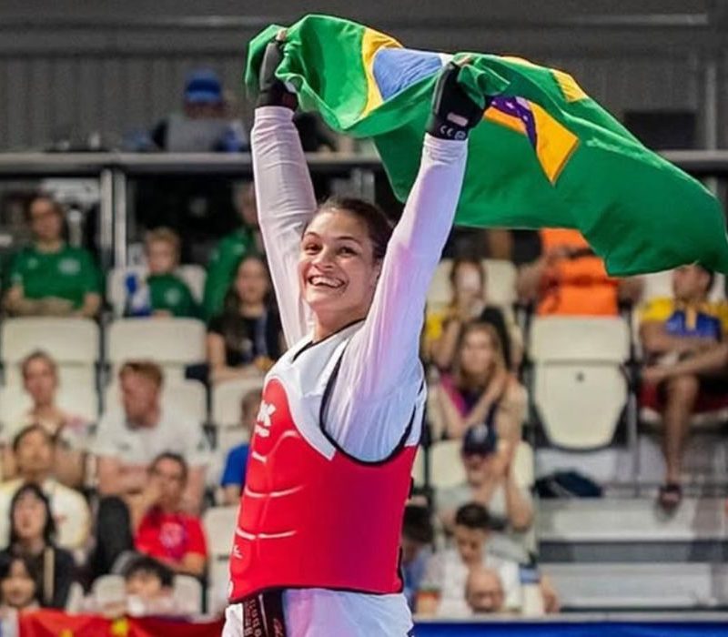 Maria Clara Pacheco conquista ouro no Grand Prix de Paris