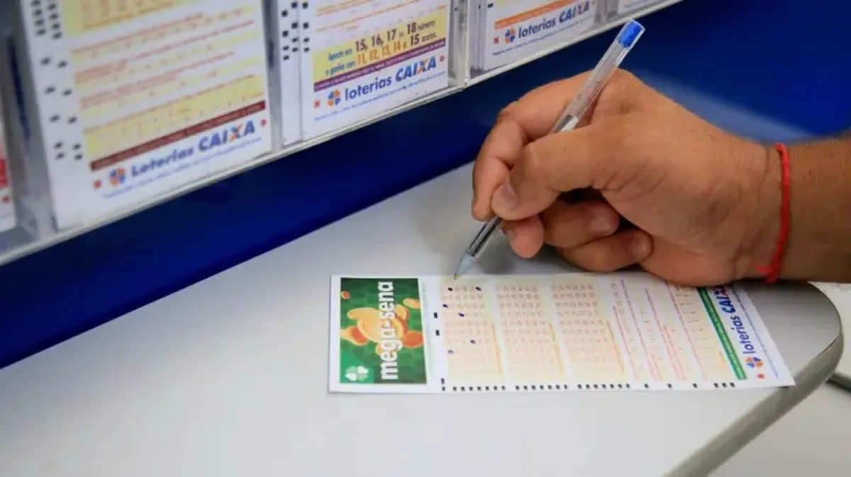 Mega-Sena: bolão e apostas simples feitas no Paraná acertam quina e levam prêmios