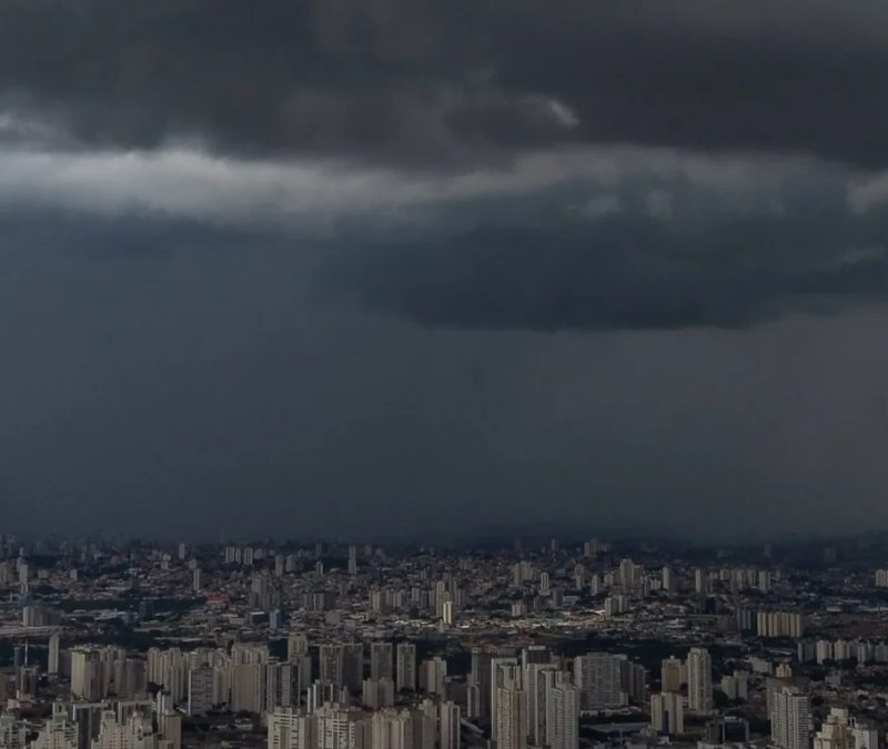 Temporal em São Paulo: El Niño antecipa chuvas, diz Estael Sias