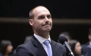 Moraes determina prisão de Eduardo Bolsonaro e aciona Polícia Federal