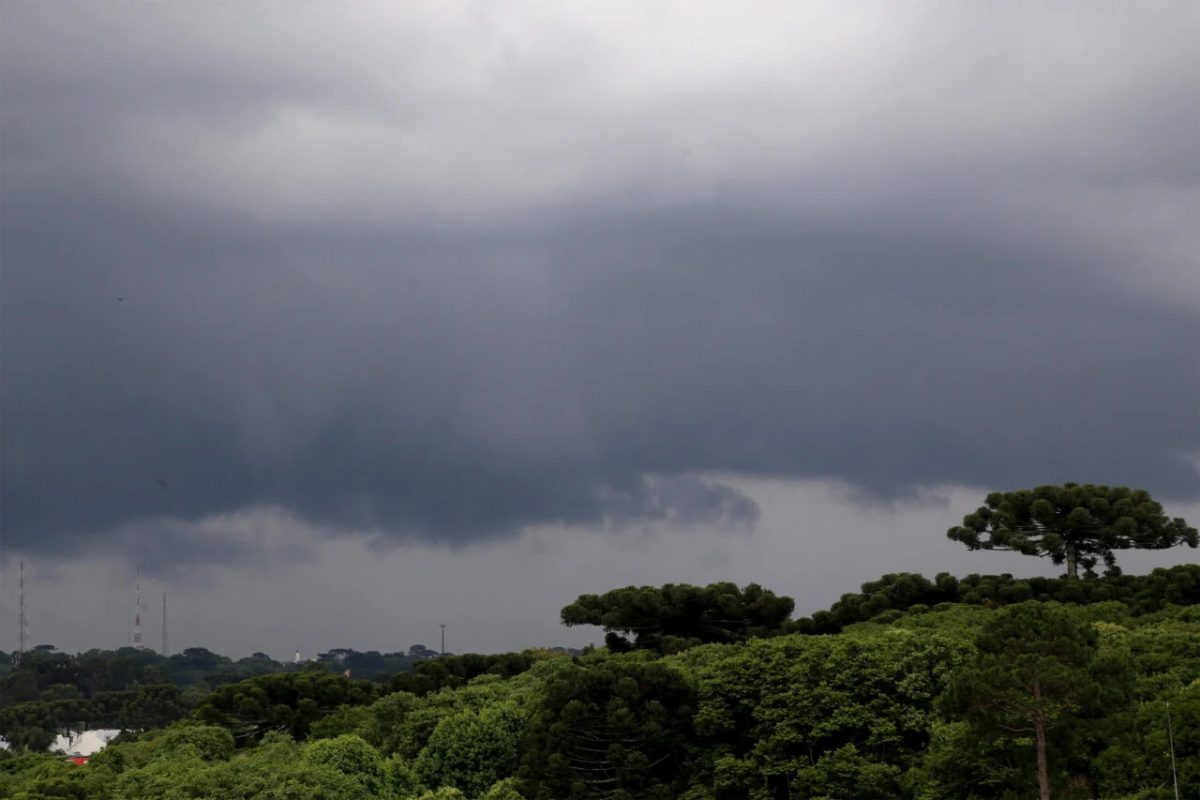 Municípios do Paraná superam média histórica de chuva para outubro nos primeiros 12 dias do mês