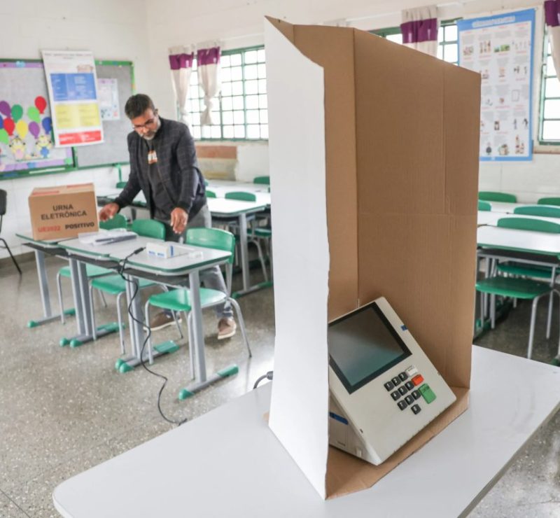 Não votou no 1º turno? Saiba como participar do pleito no dia 25