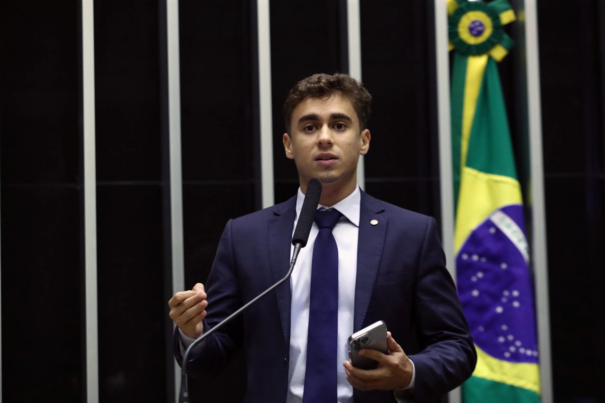 Nikolas Ferreira bate recorde e se torna o deputado federal mais votado do Brasil