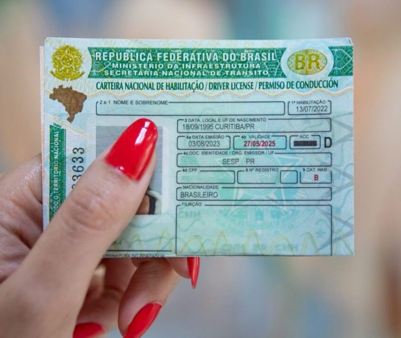 CNH social beneficia 278 motoristas no Paraná com documento gratuito